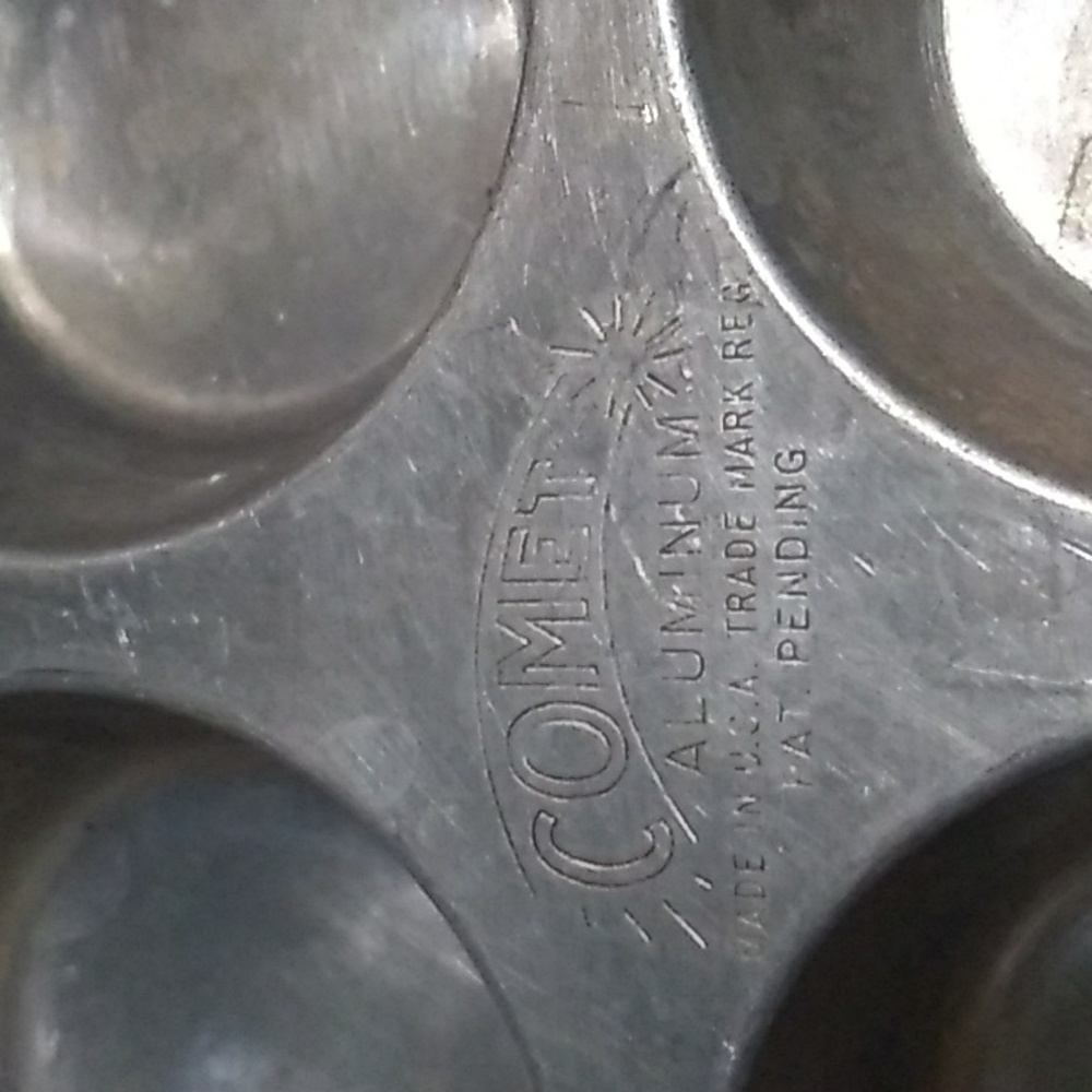 ๐ง Calphalon Muffin Tin 12 EPLC - Picture 7 of 16
